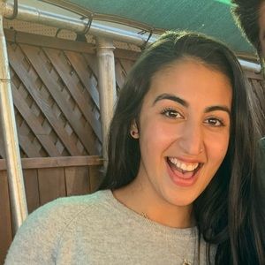 Meet your Posher, Sophia